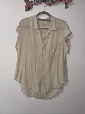 Umgee Cream Short-Sleeve Button-Down Blouse